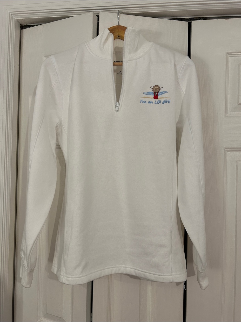 NWOT Sport-tek White Half-Zip Pullover with Embroidered 'I'm an LBI girl!' Sz M